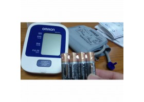Máy đo huyết áp Omron HEM-8712